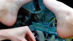 Close up Outdoor bdsm dorm handjob outdoor