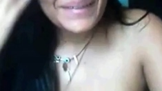 Singaporean MercyJane shows her sweet pussy on webcam