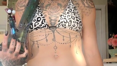 Amateur brunette ariana marie solo toying