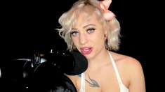 Big boob brunette masturbates on webcam