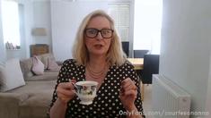 Mature blonde in stockings dildos her sweet cunt