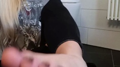 Blonde Teen Solo Masturbating On Webcam