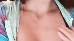 Amateur Webcam Babes Going Solo
