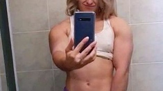 Amateur Latina Milf Masturbates on Cam