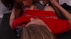 French Kissing Amateur Teen Lesbians