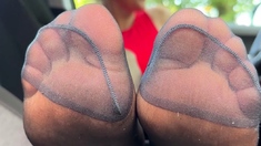 Amateur Foot Fetish Girlfriend Sucks and gives a Footjob