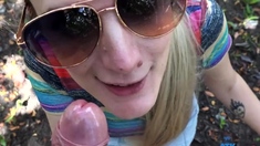 Hot busty Blonde enjoyed an outdoor handjob