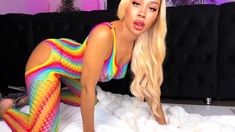 Wowarielle - Pay Piggy Pig Piggy